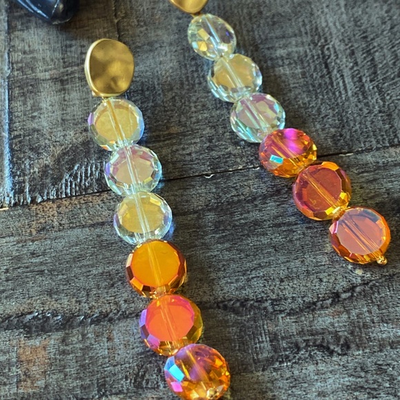 NEW Shades Of Sunset Dangle Earrings - Picture 7 of 11